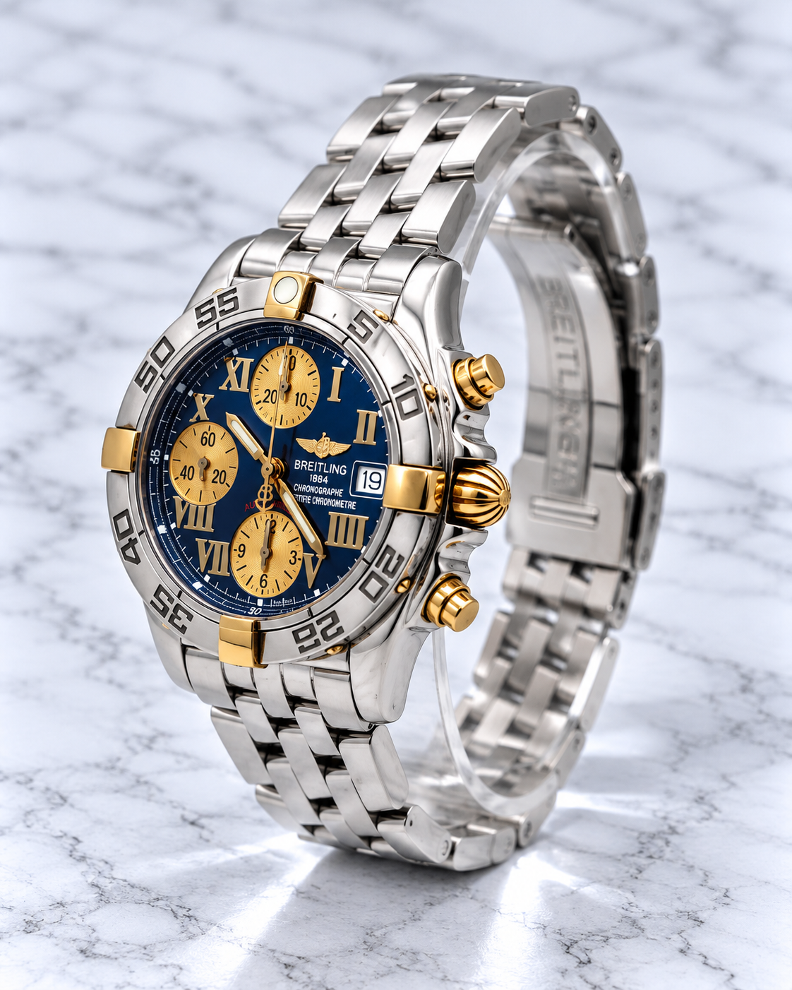 Breitling Chronomat B13358 –  gauche et lunette tournante