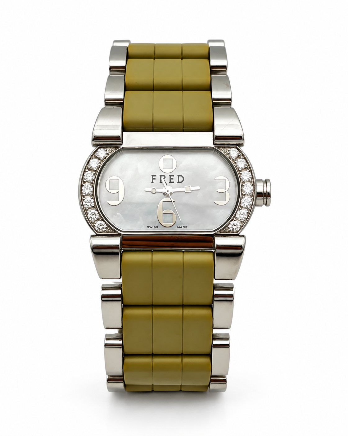 Montre FRED Live One vue de face, avec boîtier aux lignes fluides et design contemporain signé FRED.