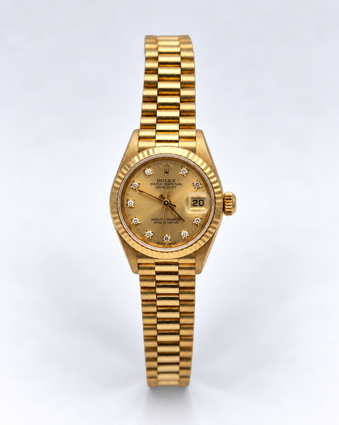 Rolex Lady-Datejust 69178 – vue de face, boîtier en or jaune et lunette cannelée