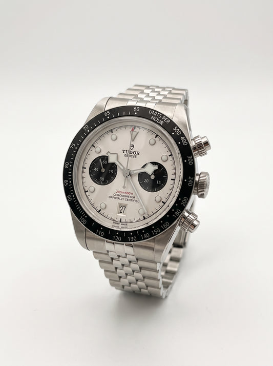 Montre Tudor Black Bay Chrono Panda 79360N – Chronographe élégant avec cadran opalin et lunette noire.